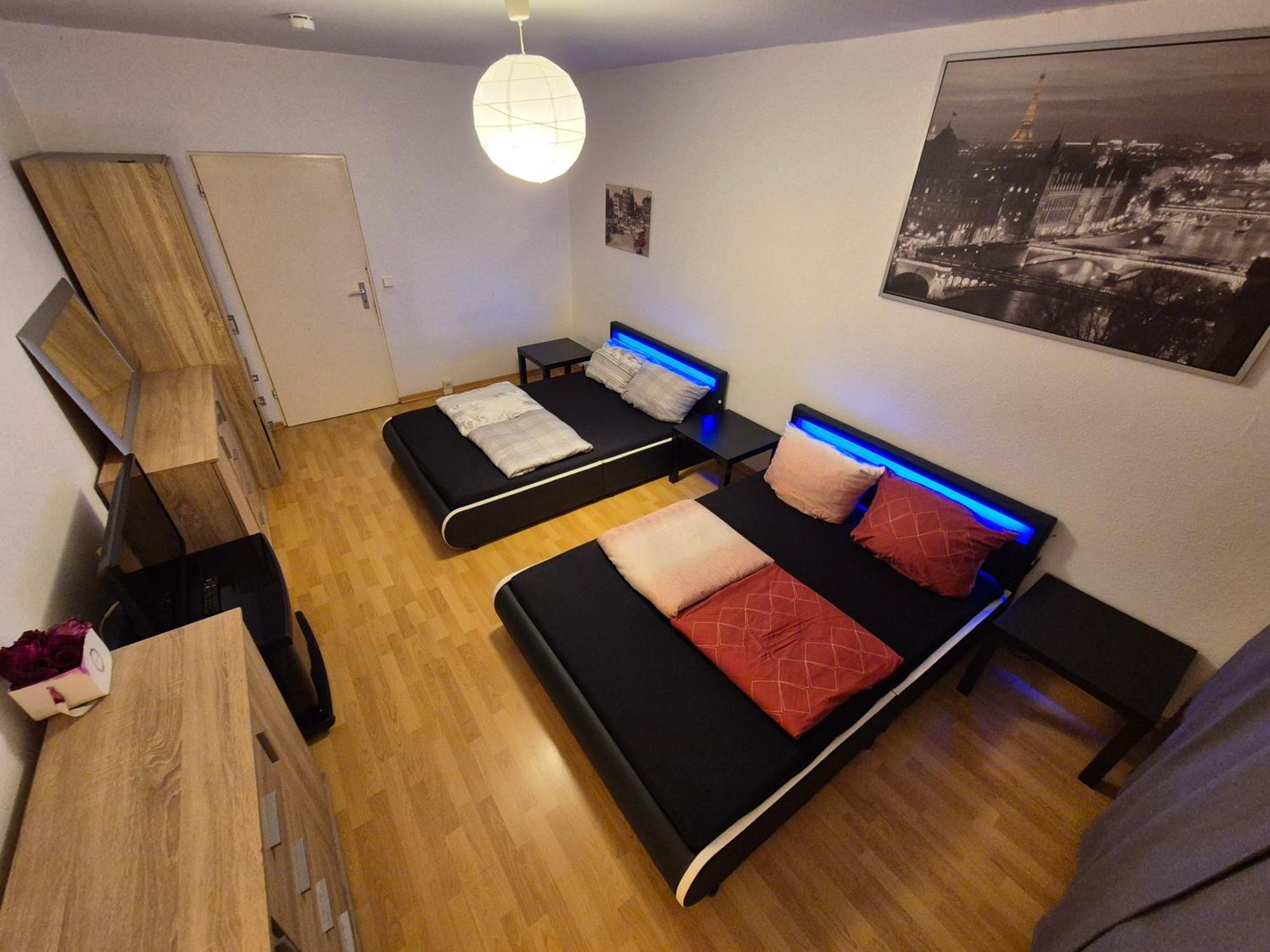 Schoene 3 Schlafzimmer Wohnung Mit 4 Dopplbetten เบอร์ลิน ภายนอก รูปภาพ
